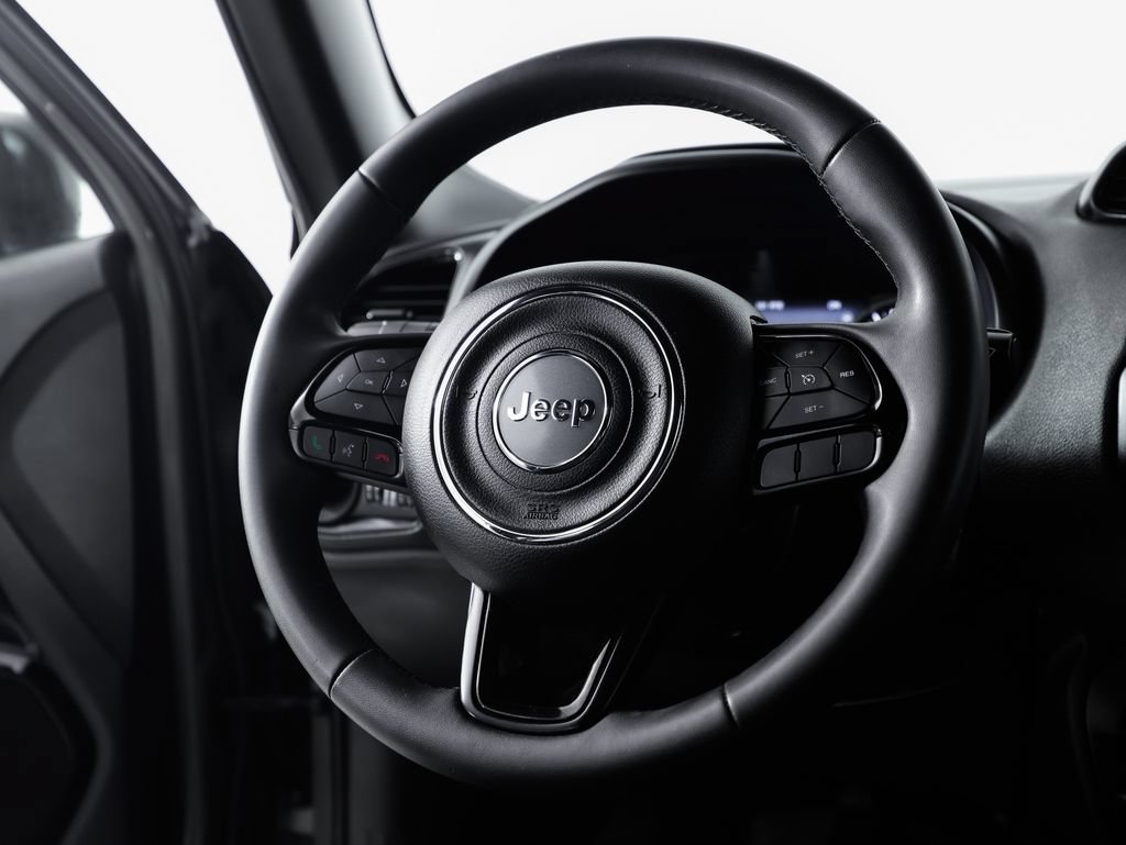 Used 2022 Jeep Renegade Altitude AWD/4WD image 19