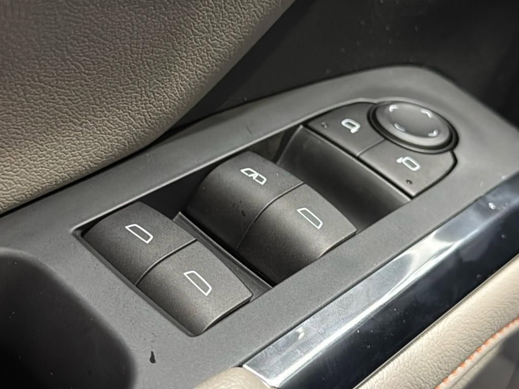 New 2025 Chevrolet Traverse LT w/ LPO, Floor Liner Package image 31