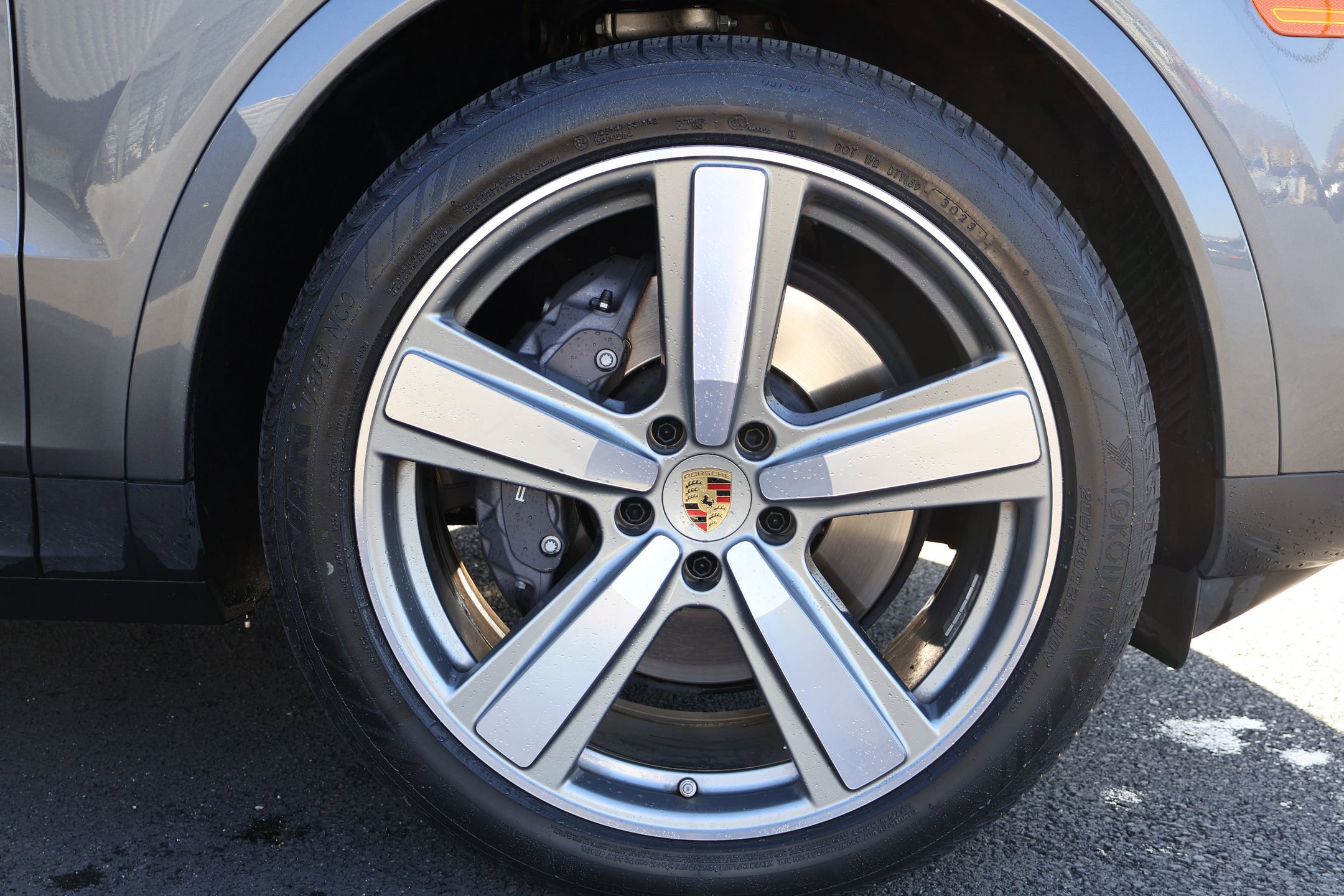 Certified 2024 Porsche Cayenne image 30