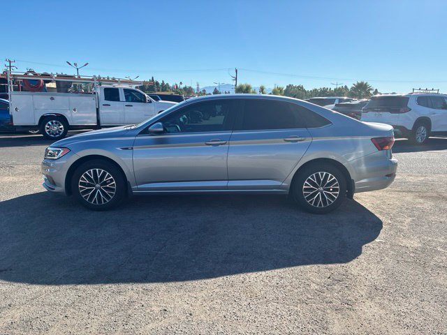 Used 2019 Volkswagen Jetta SEL w/ Cold Weather Package FWD image 4