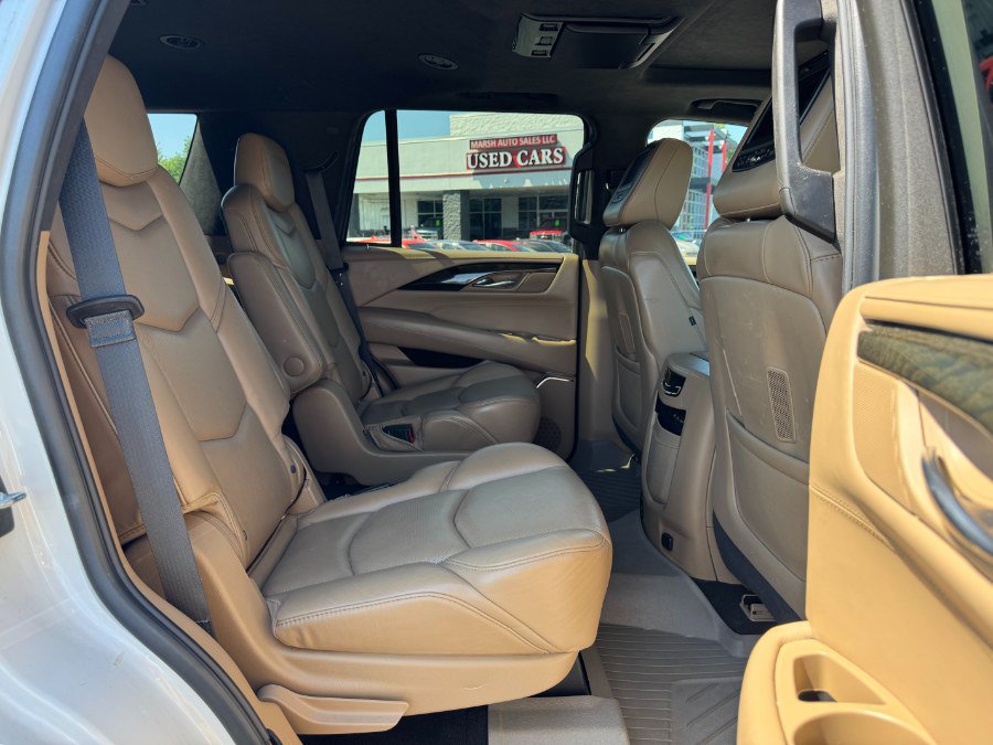 Used 2018 Cadillac Escalade Platinum AWD/4WD image 19