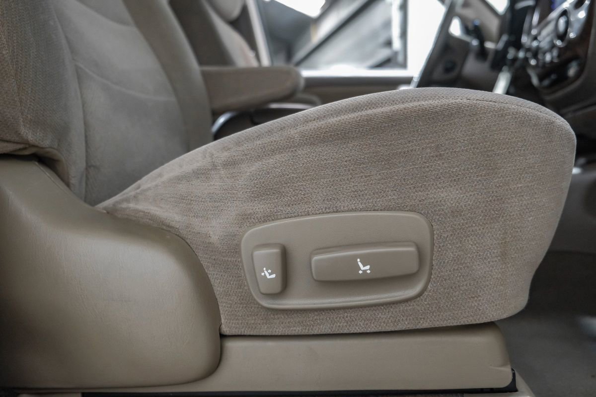 Used 2004 Toyota Sequoia SR5 image 31