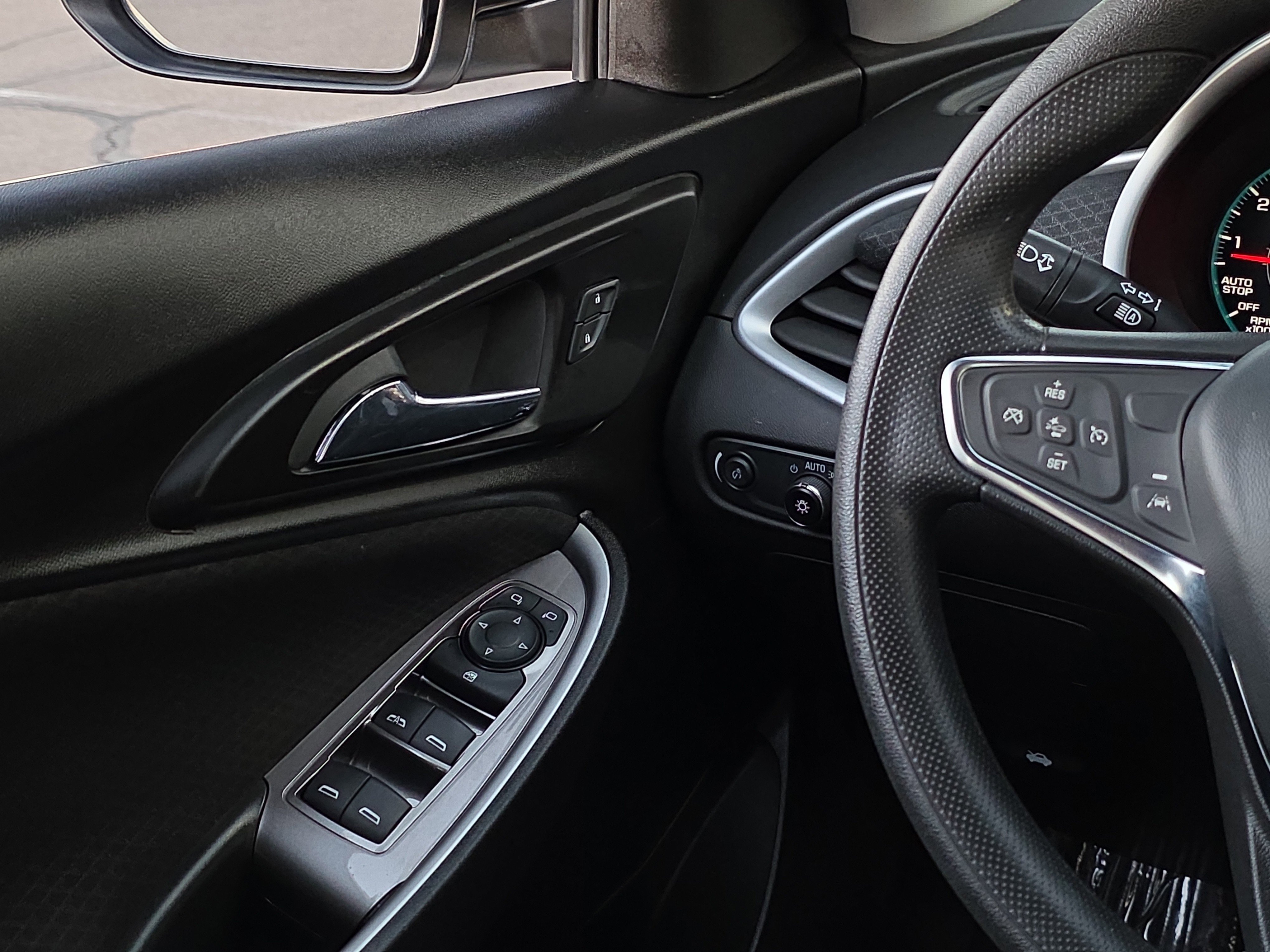 Used 2024 Chevrolet Malibu LT image 24