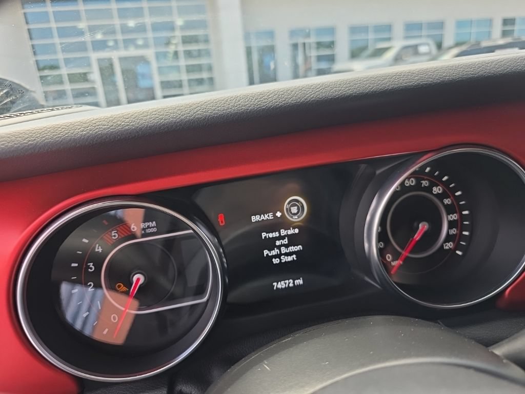 Used 2021 Jeep Gladiator Rubicon AWD/4WD image 12