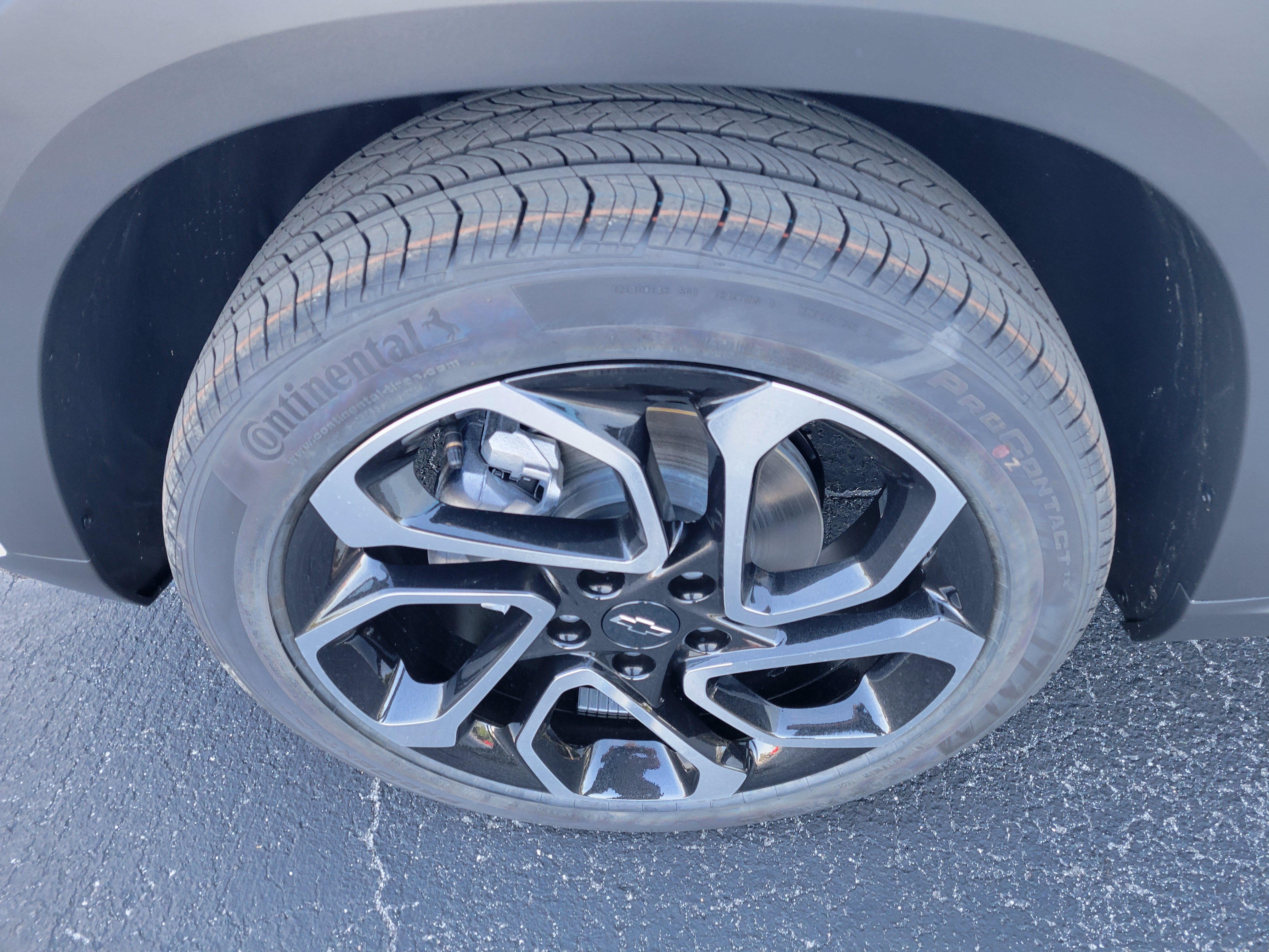 New 2026 Chevrolet Trax RS w/ Sunroof Package FWD image 33
