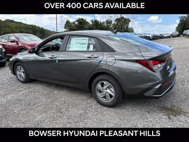 New 2026 Hyundai Elantra SEL Sport FWD image 3