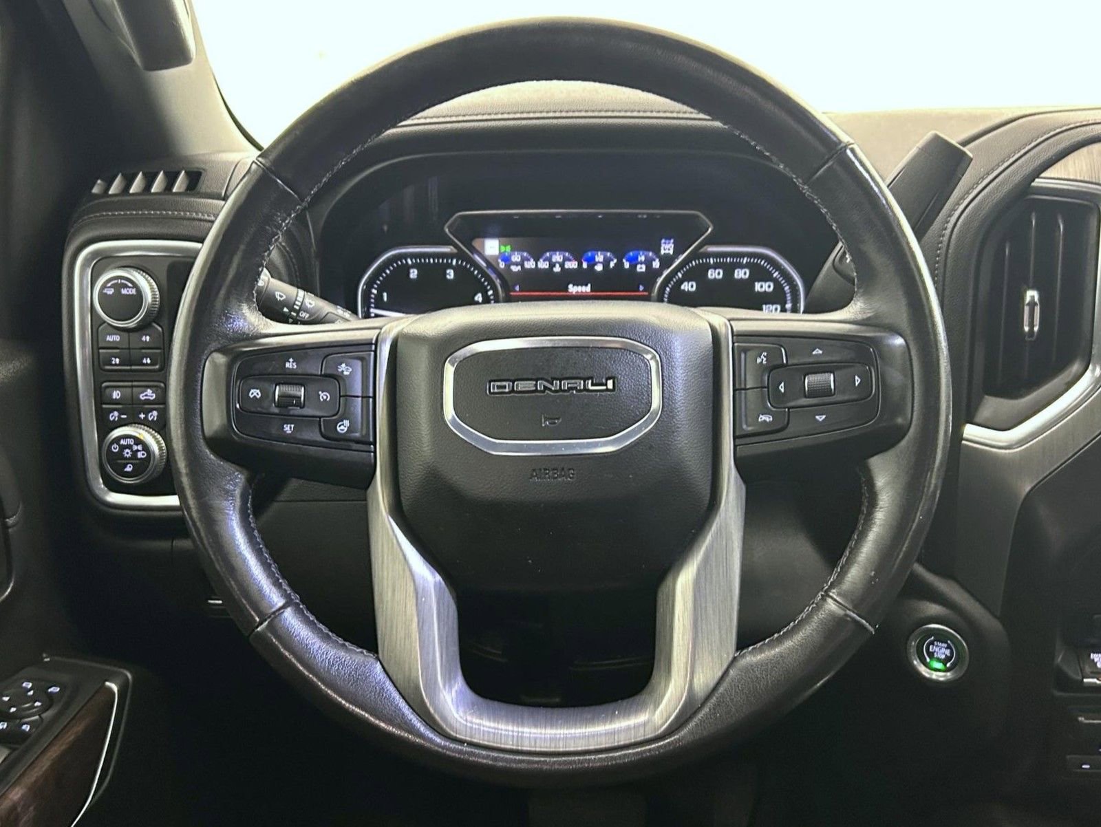 Used 2020 GMC Sierra 2500 Denali w/ Denali Ultimate Package image 11