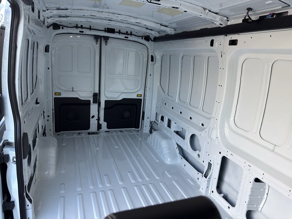 New 2026 Ford Transit 250 148 Medium Roof RWD image 12
