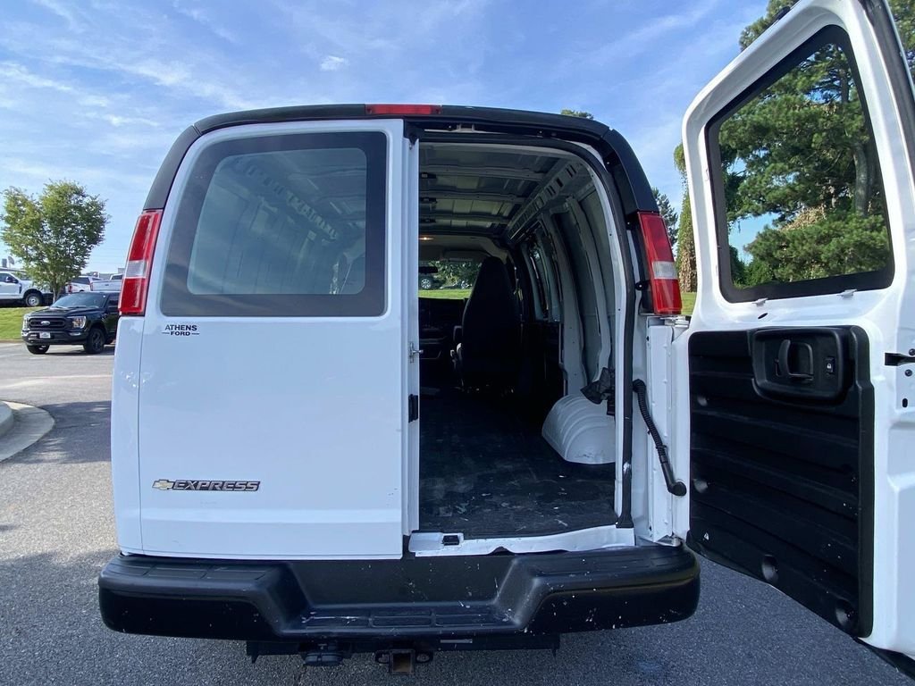 Used 2021 Chevrolet Express 2500 w/ Driver Convenience Package RWD image 6