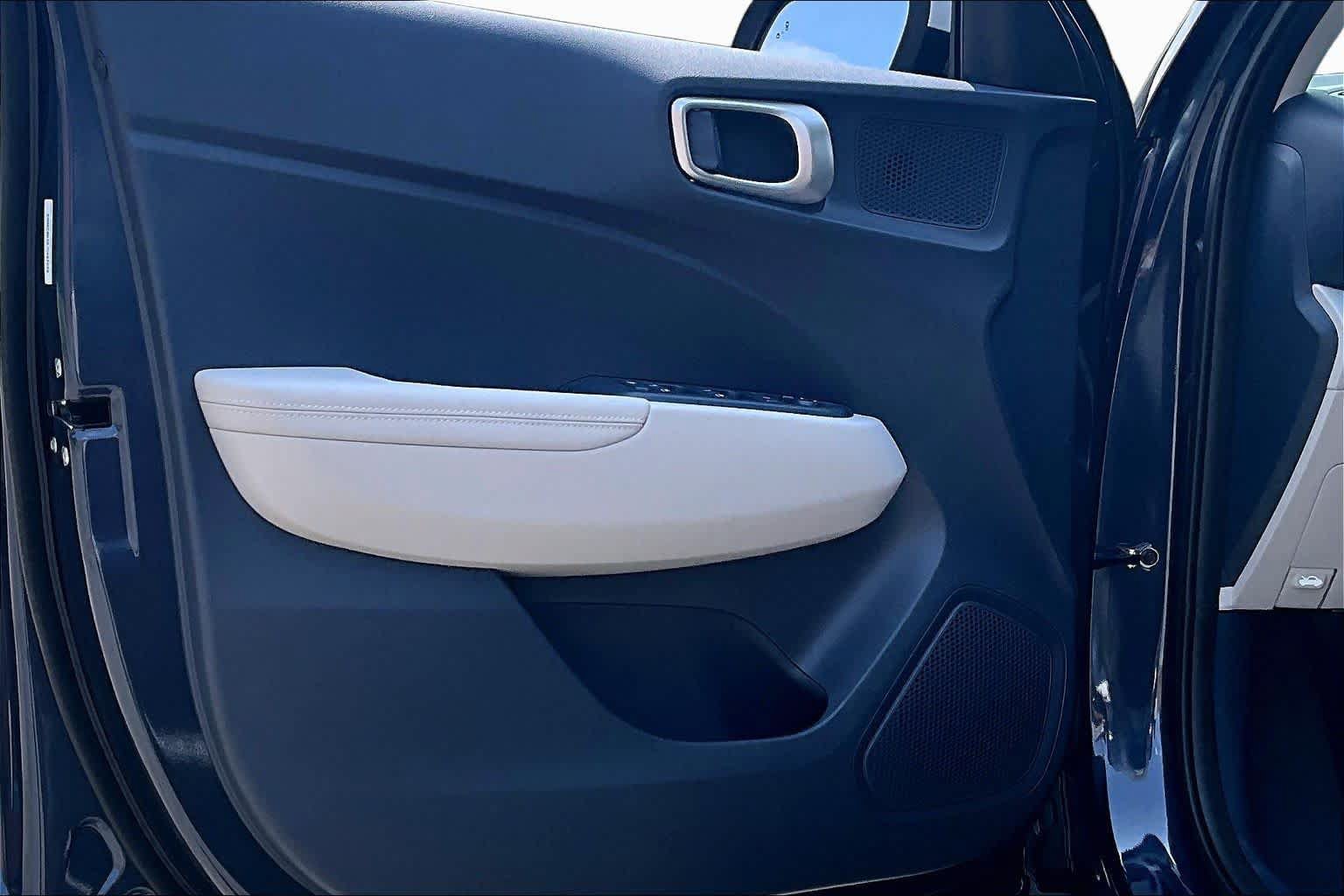 New 2026 Hyundai Venue SEL FWD image 13