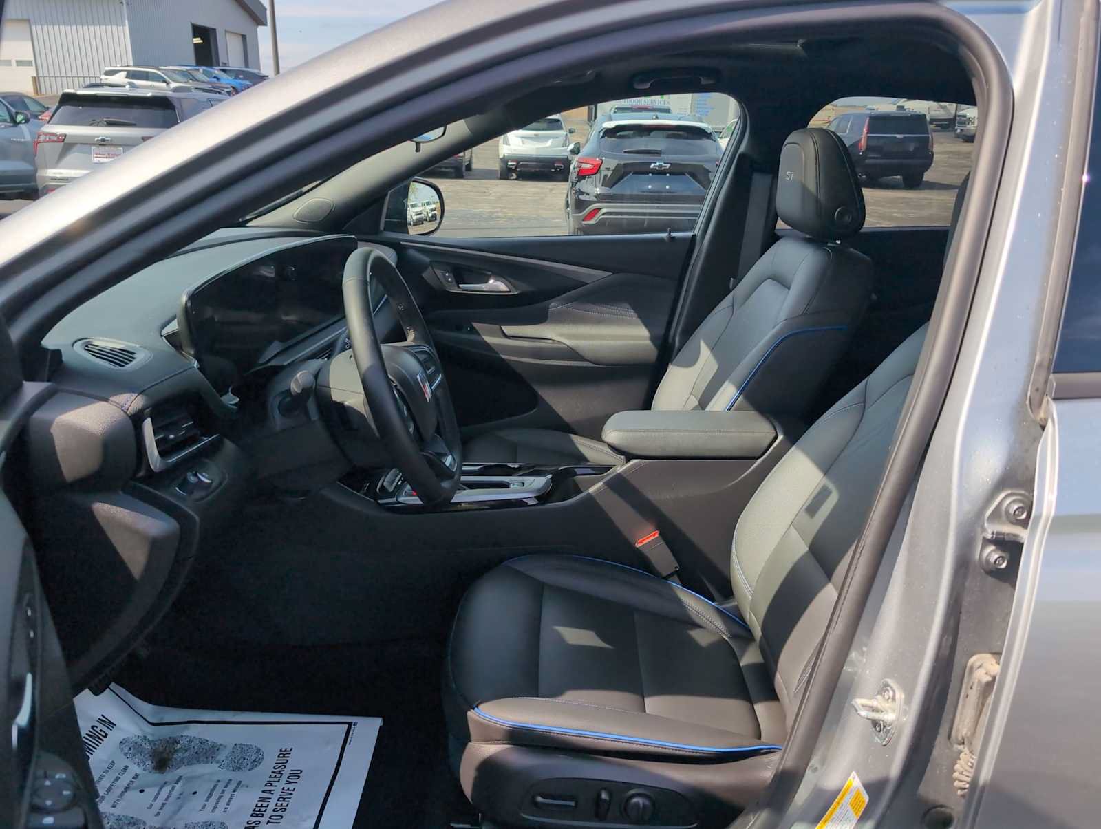 Used 2024 Buick Envista Sport Touring w/ Convenience I Package FWD image 19