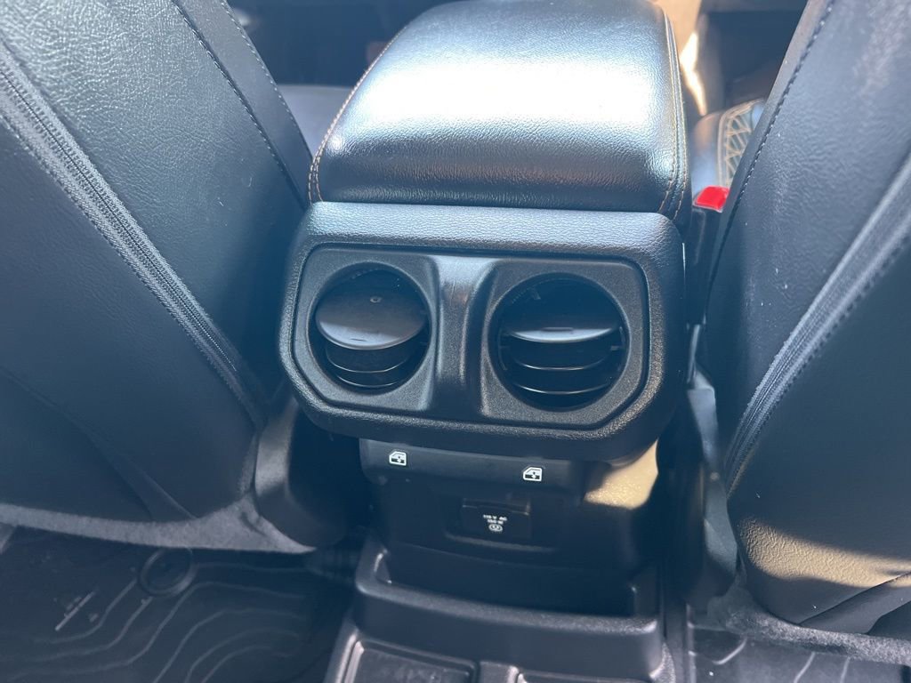 Used 2021 Jeep Wrangler Unlimited Sahara image 18