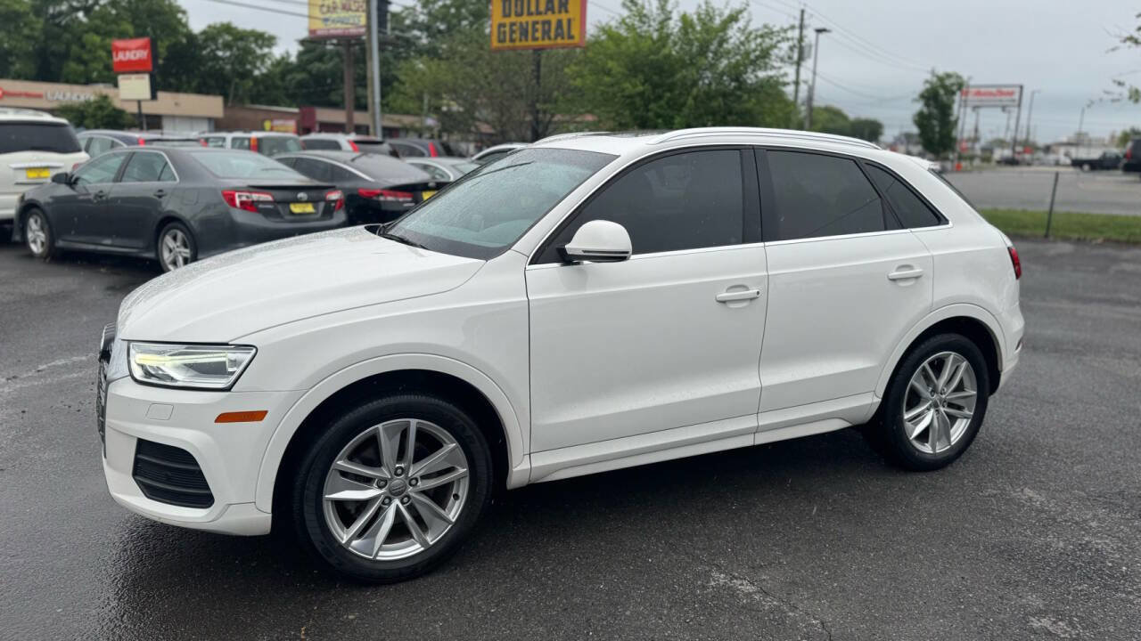 Used 2017 Audi Q3 2.0T Premium Plus w/ Premium Plus Package image 3