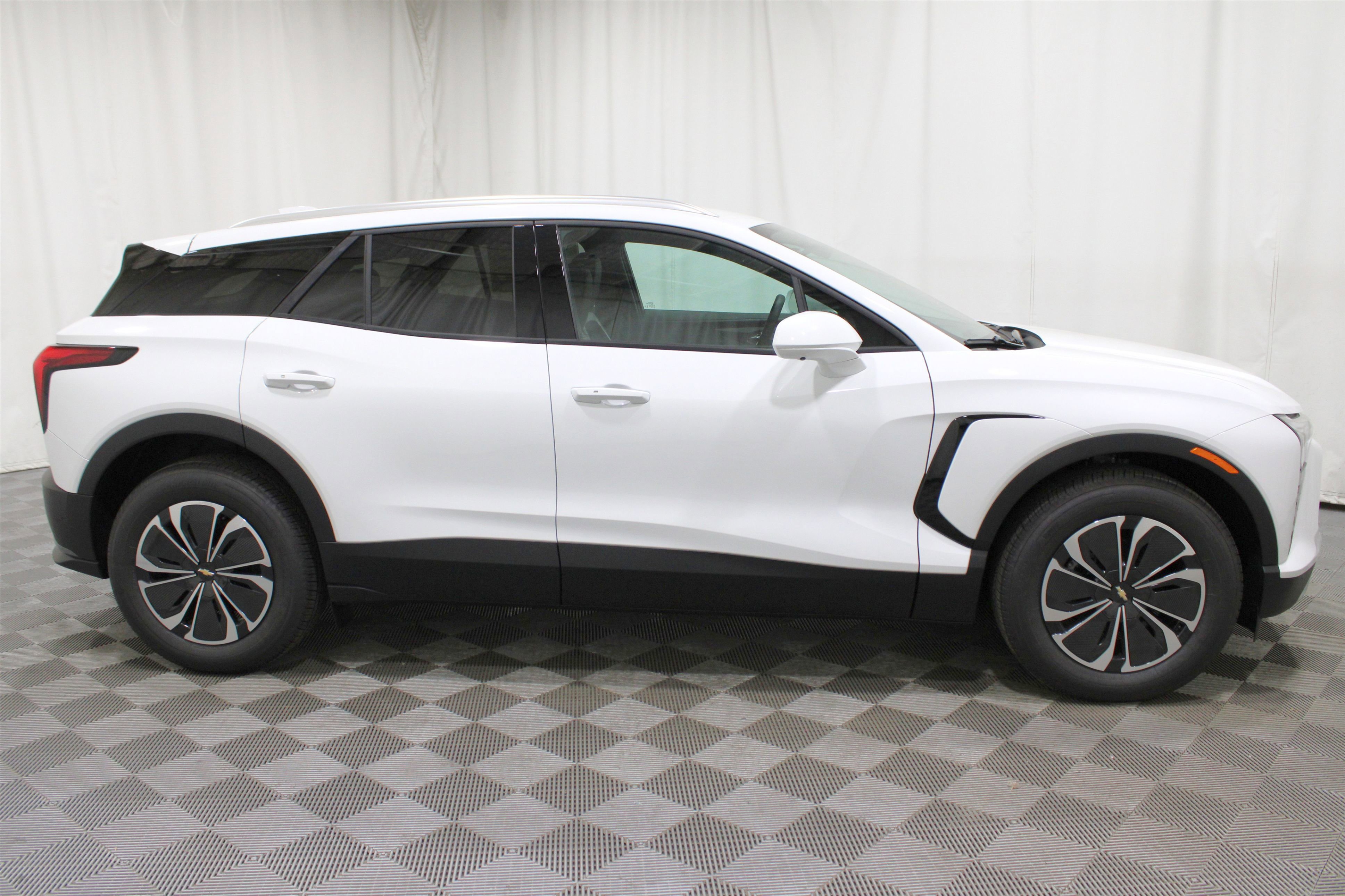 New 2026 Chevrolet Blazer EV LT image 32