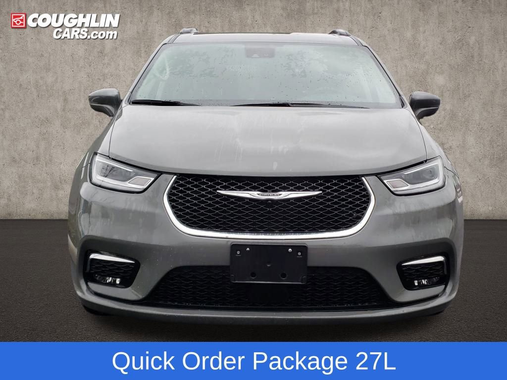 Used 2022 Chrysler Pacifica Touring-L image 3