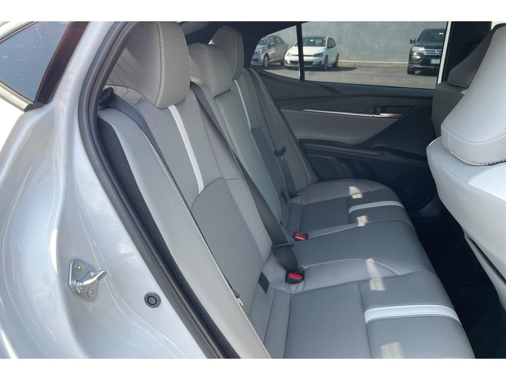 Used 2025 Toyota Camry SE w/ Convenience Package FWD image 18