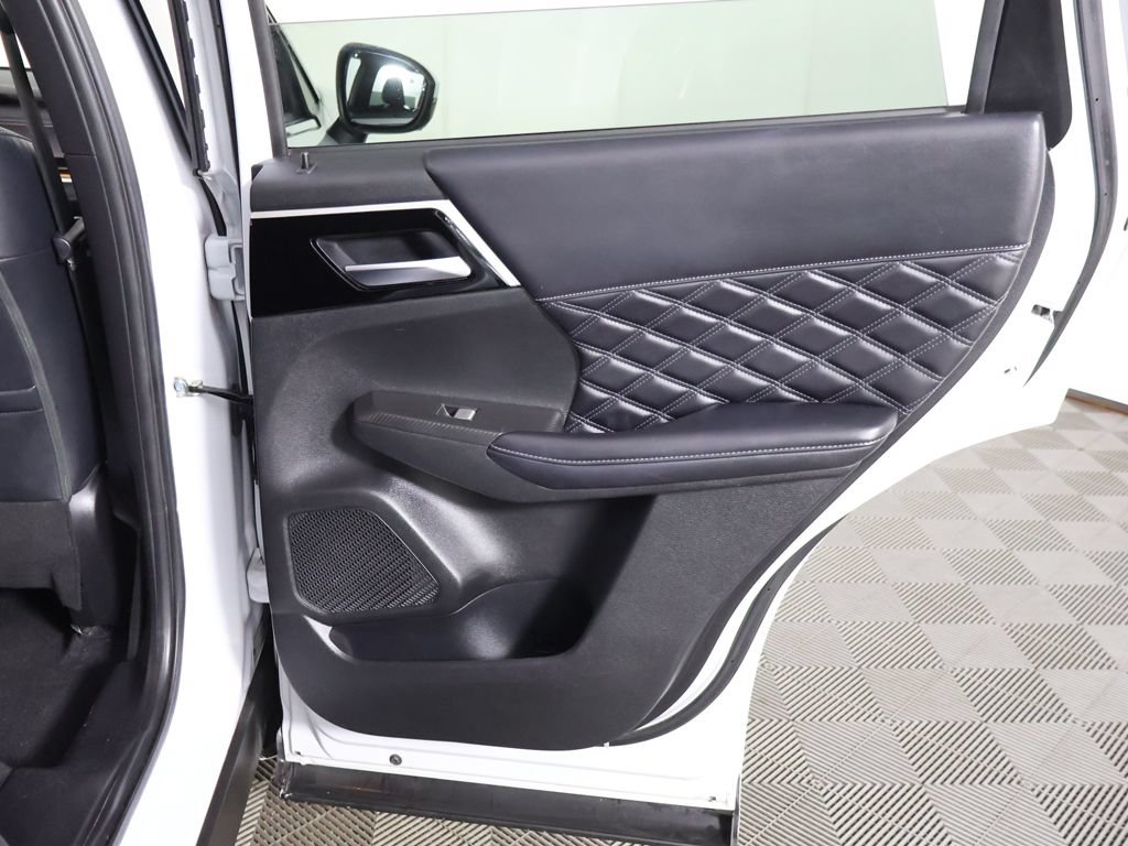 Used 2022 Mitsubishi Outlander SEL AWD/4WD image 28