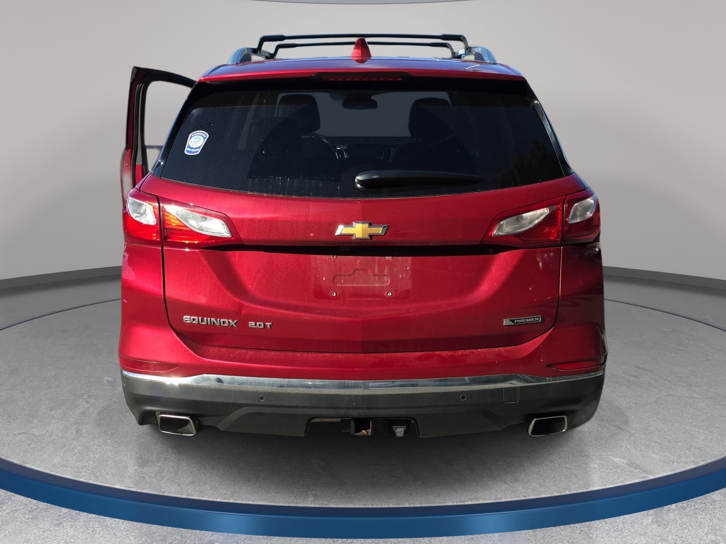 Used 2018 Chevrolet Equinox Premier FWD image 2