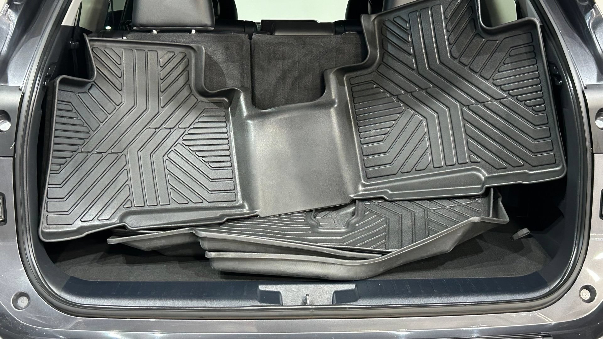 Used 2024 Toyota Highlander Platinum AWD/4WD image 36