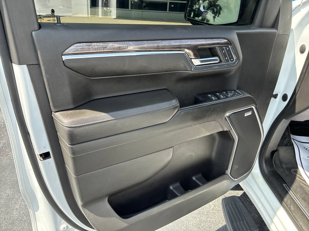 Used 2022 Chevrolet Silverado 1500 LTZ w/ LTZ Convenience Package II AWD/4WD image 10