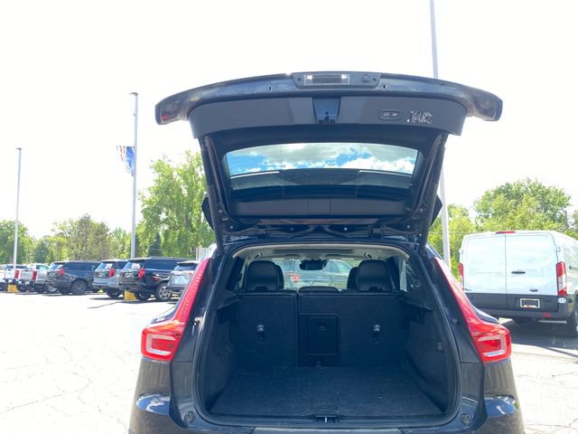 Used 2019 Volvo XC40 T5 Momentum AWD/4WD image 17