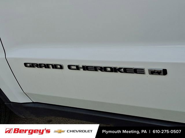 Used 2022 Jeep Grand Cherokee Laredo X image 33