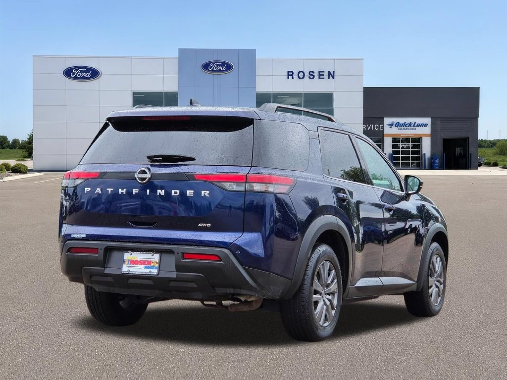 Used 2025 Nissan Pathfinder SV AWD/4WD image 3