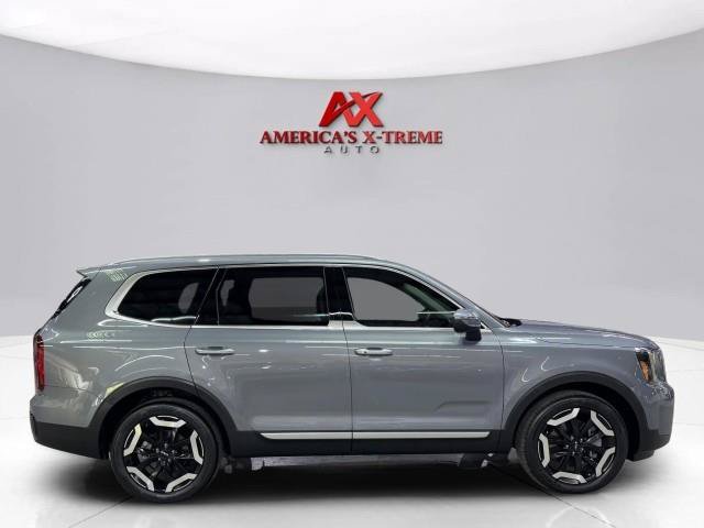 Used 2024 Kia Telluride S FWD image 7