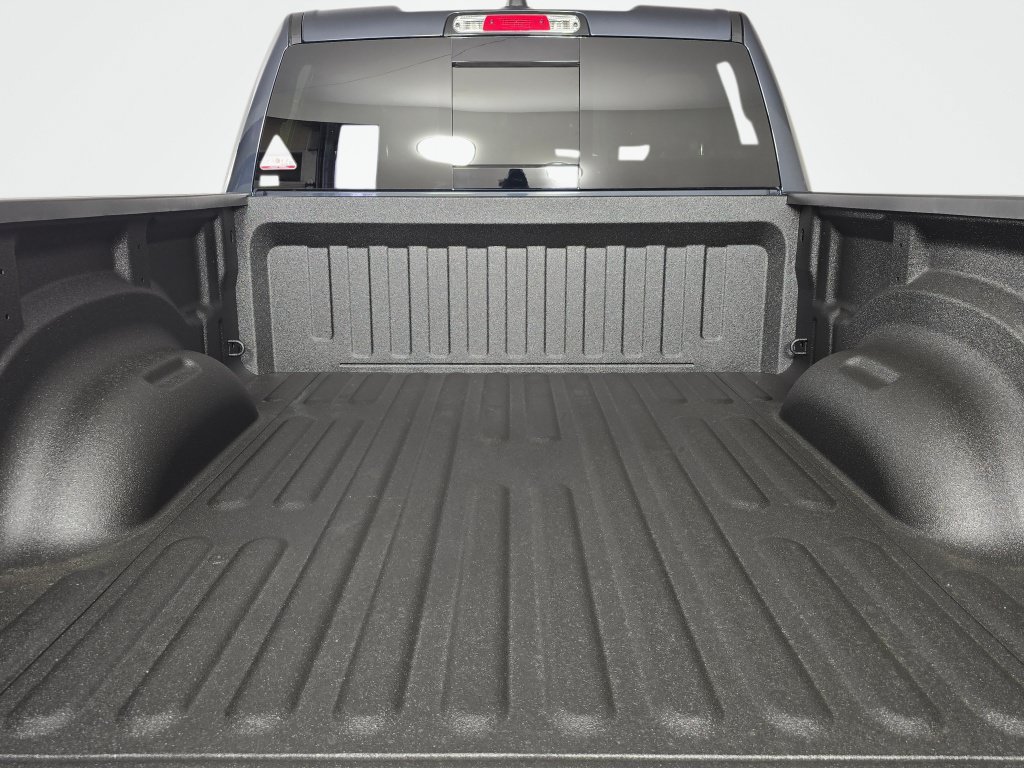 New 2026 RAM 1500 Express AWD/4WD image 17