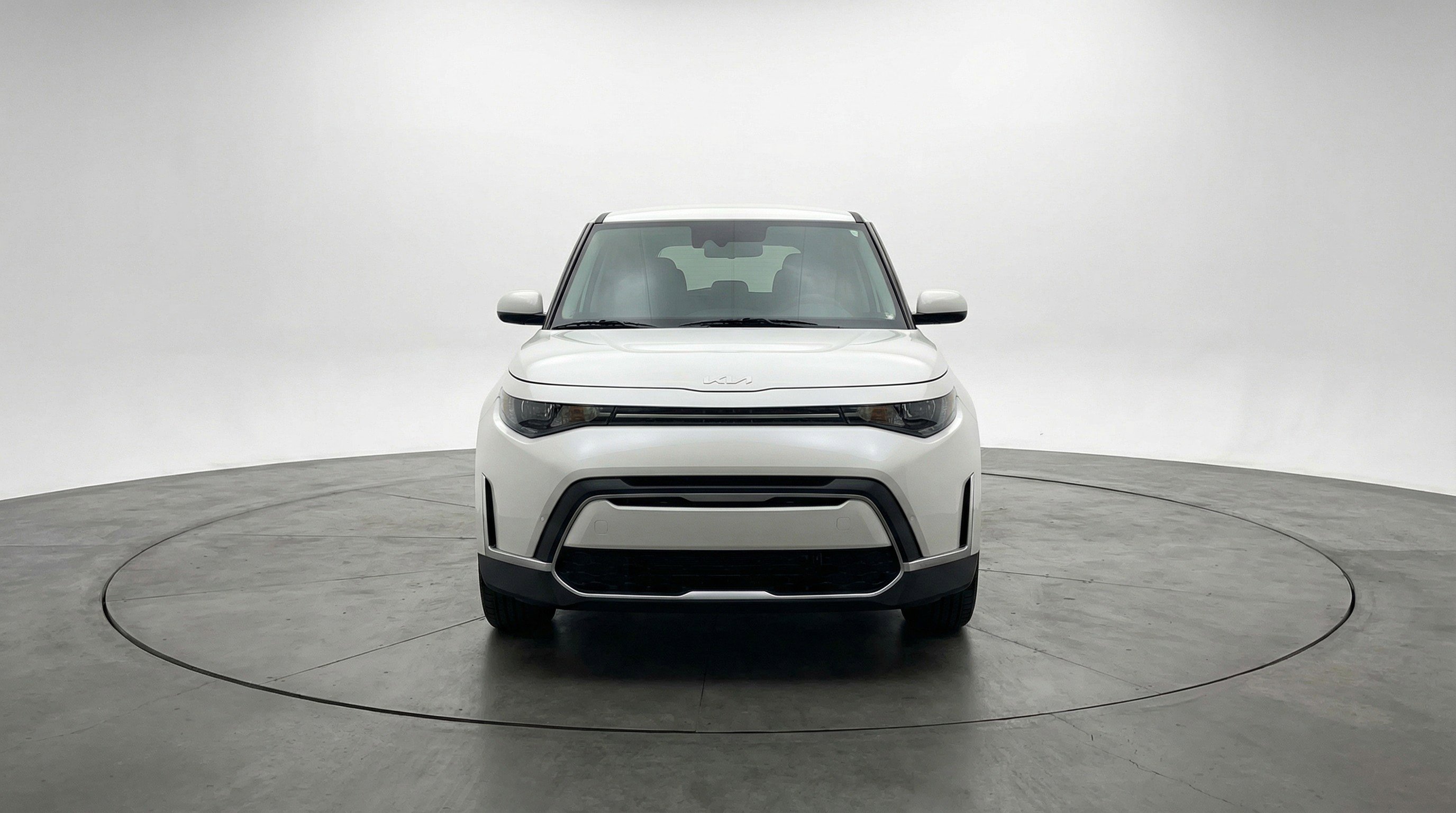 Used 2025 Kia Soul LX w/ LX Technology Package image 2