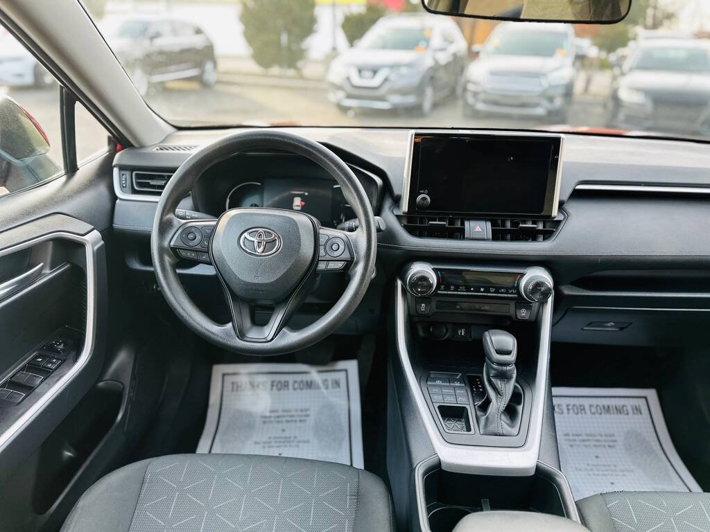 Used 2023 Toyota RAV4 XLE AWD/4WD image 10