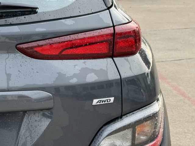 Used 2023 Hyundai Kona SE image 6
