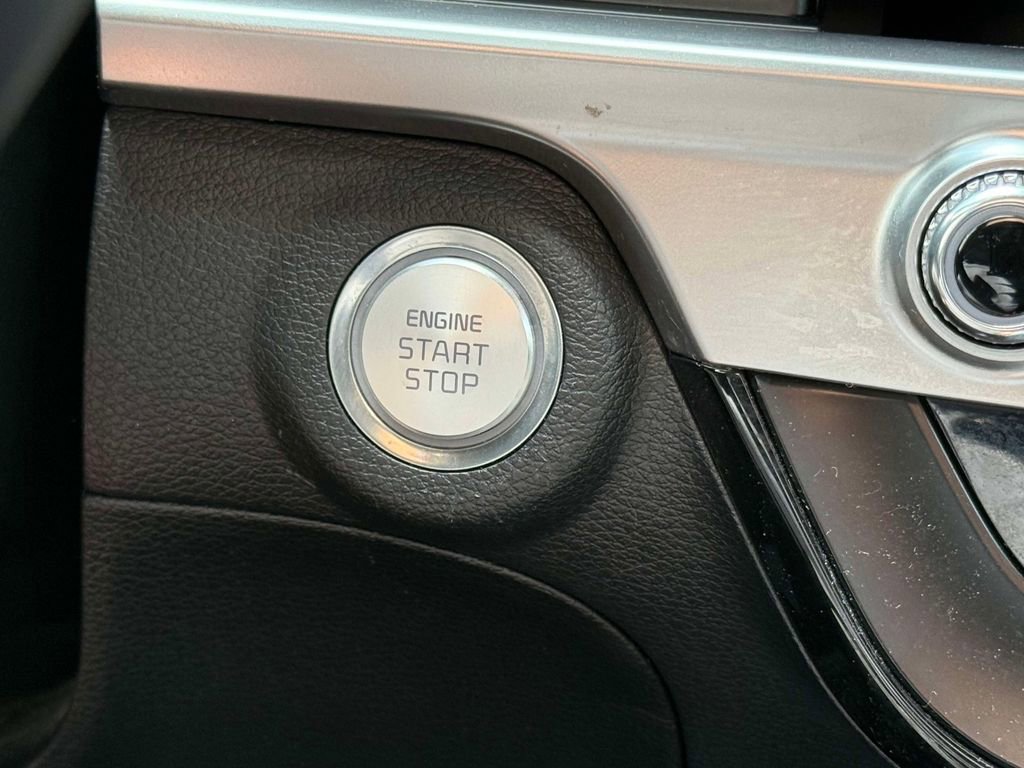 Used 2024 Kia Telluride EX w/ EX Captain's Chair Package image 30