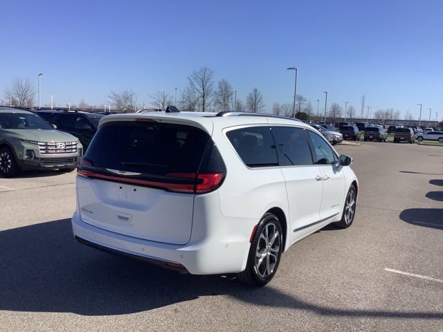 Used 2024 Chrysler Pacifica Pinnacle image 6