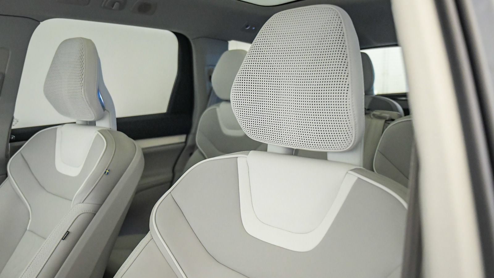 Certified 2025 Volvo EX90 Ultra AWD/4WD image 17