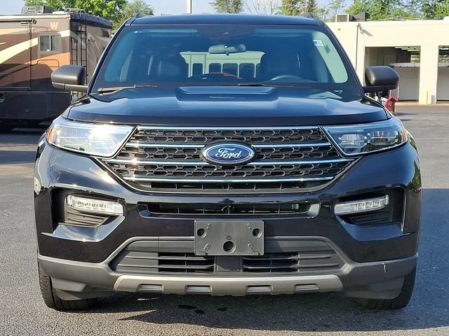 Used 2023 Ford Explorer XLT w/ Equipment Group 202A AWD/4WD image 5