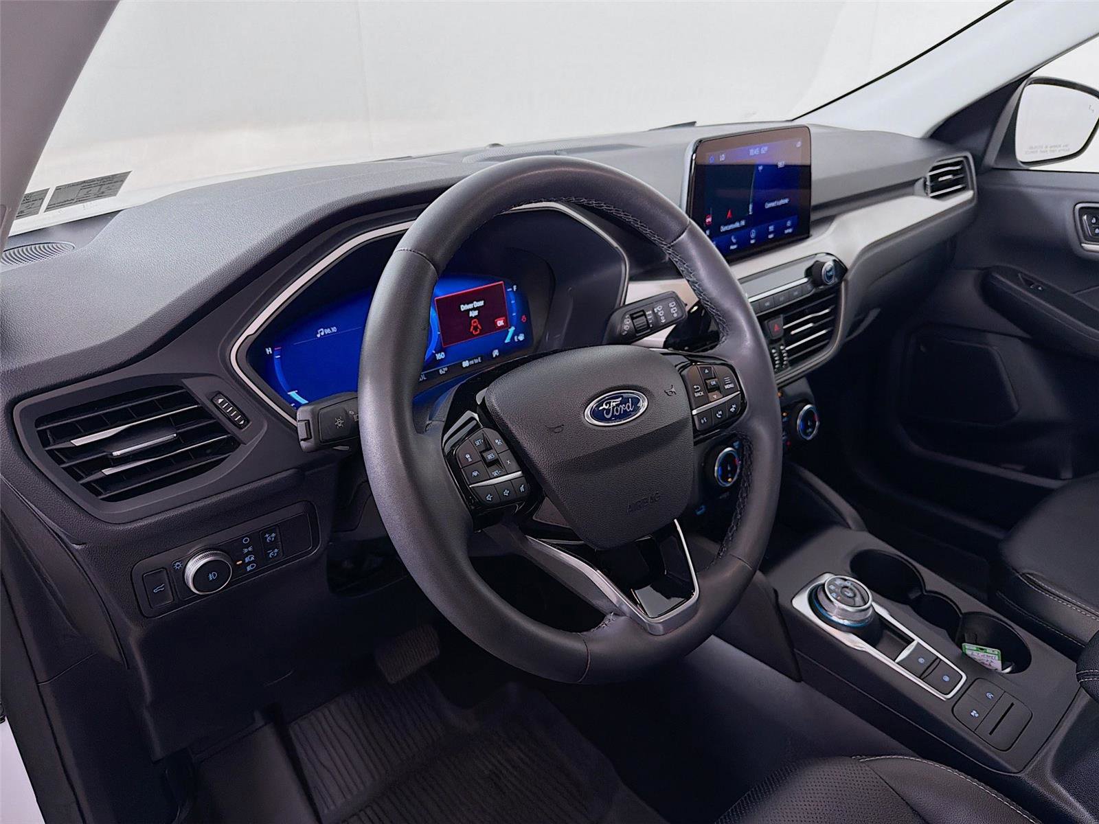Used 2022 Ford Escape SEL w/ Technology Package AWD/4WD image 9