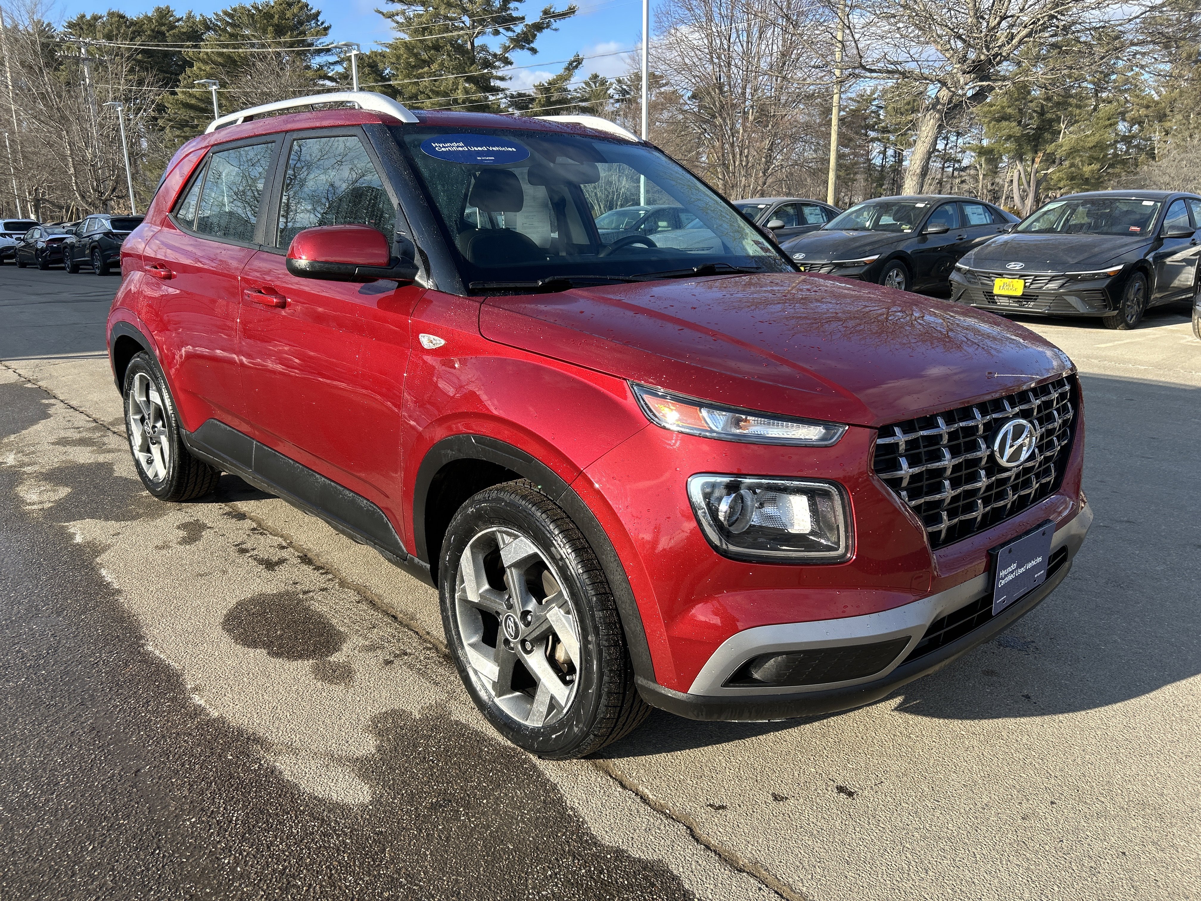 Certified 2024 Hyundai Venue SEL image 3