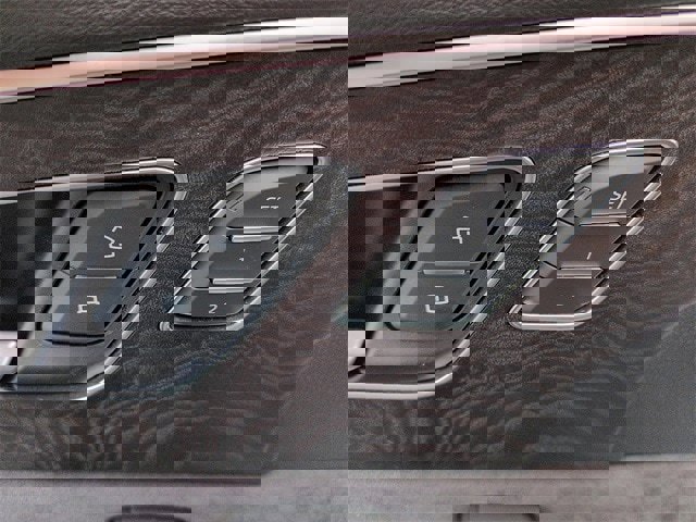 Used 2019 Audi Q8 Prestige w/ Luxury Package image 17