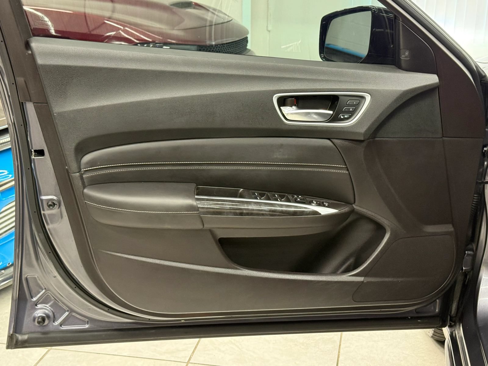 Used 2018 Acura TLX w/ Technology Package FWD image 15
