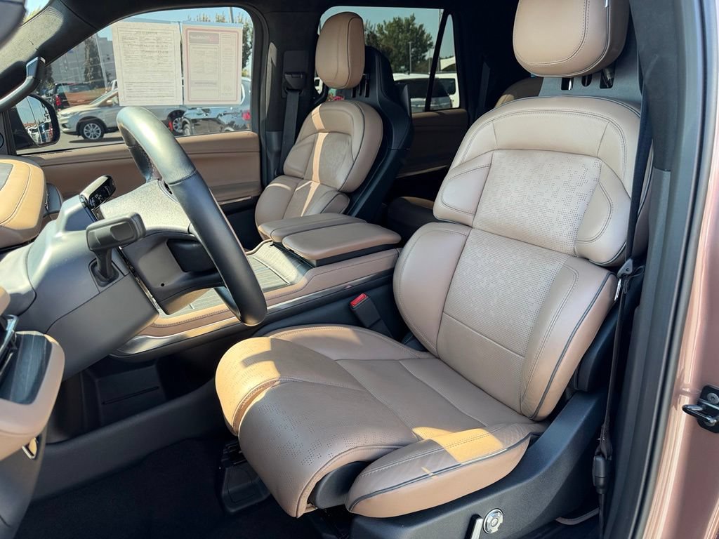 Used 2025 Lincoln Navigator L Black Label AWD/4WD image 11