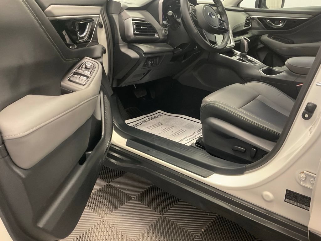 Used 2025 Subaru Outback Onyx Edition AWD/4WD image 7