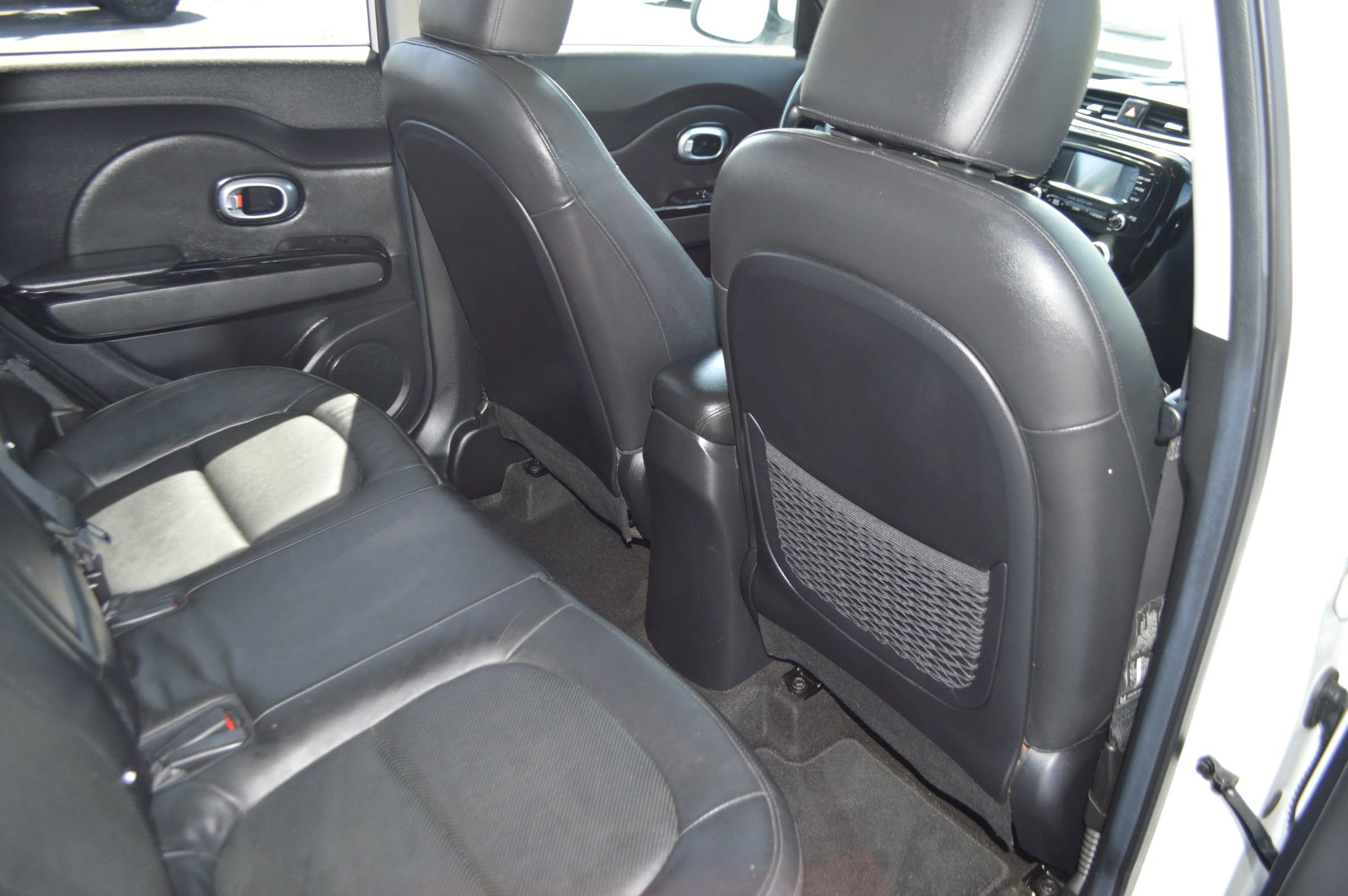 Used 2016 Kia Soul ! FWD image 26
