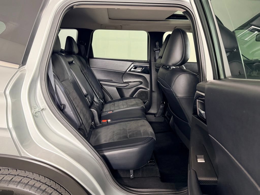 Used 2024 Mitsubishi Outlander SE AWD/4WD image 31