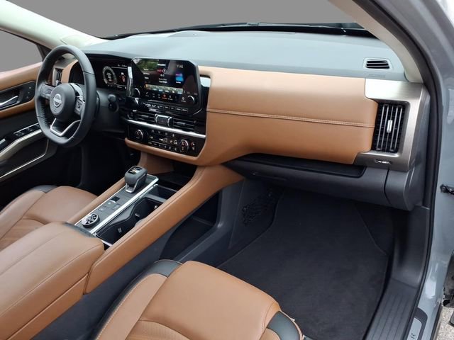 Certified 2025 Nissan Pathfinder Platinum AWD/4WD image 12