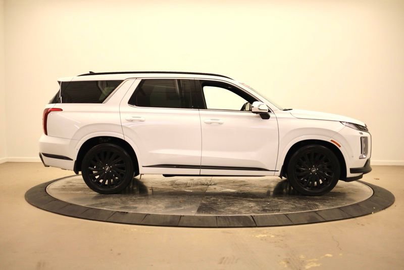 Used 2025 Hyundai Palisade Calligraphy image 2