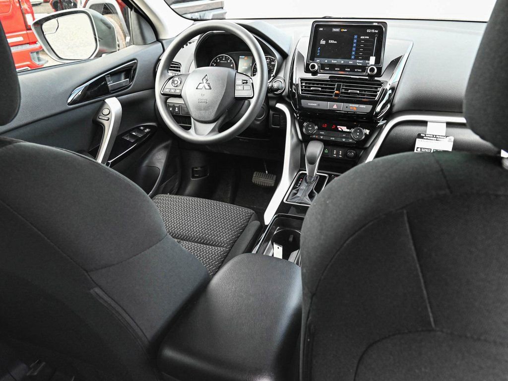 New 2024 Mitsubishi Eclipse Cross LE AWD/4WD image 31