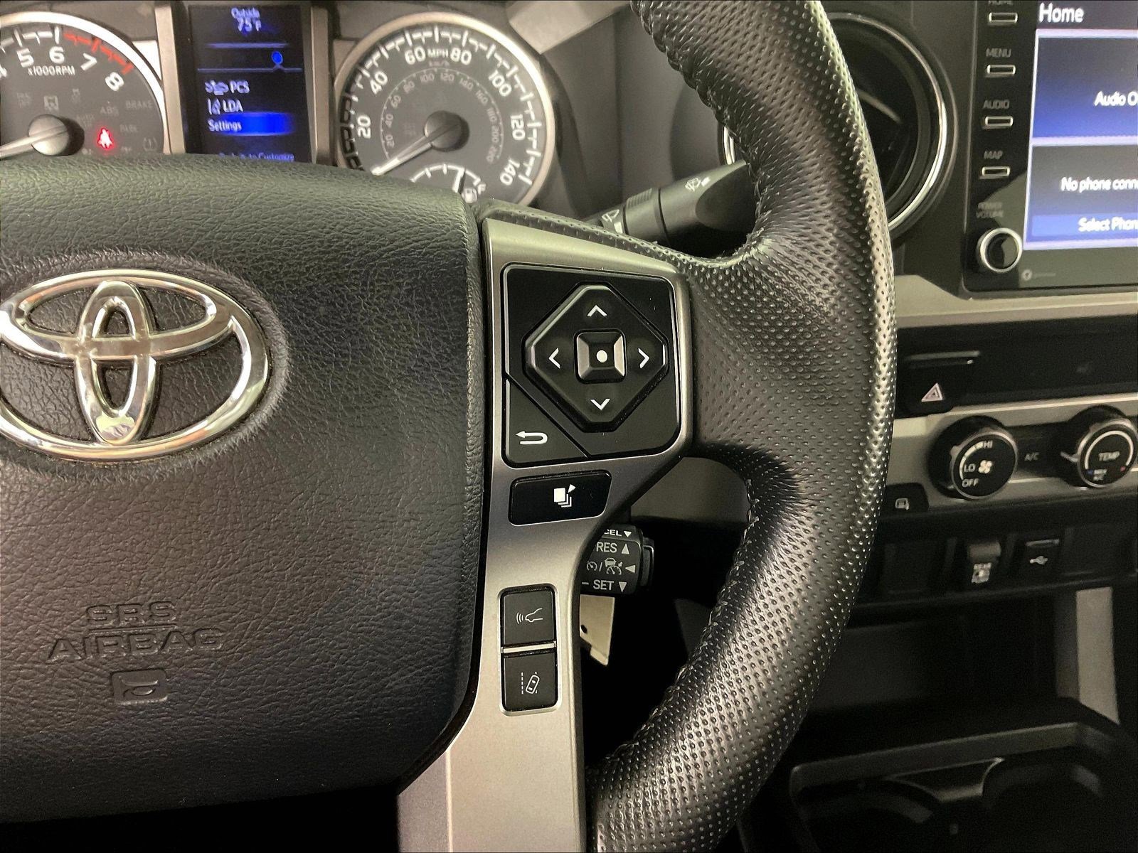 Used 2020 Toyota Tacoma SR5 AWD/4WD image 14