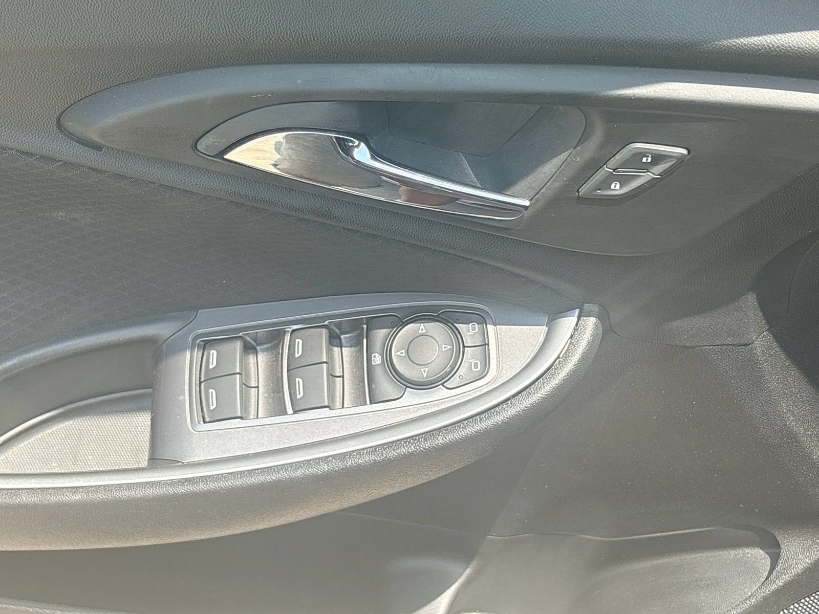 Used 2024 Chevrolet Malibu RS FWD image 17