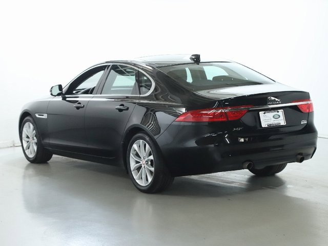 Used 2018 Jaguar XF Premium image 5